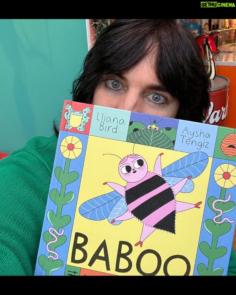 Noel Fielding Instagram - It’s world book day peeps ! My wife @llianabird has written an utterly delightful children’s book about a pink Bee 👻 If you’ve got kids or even if you haven’t it’s well worth a read. It’s called Baboo The Unusual Bee. Also it has beautiful yellow submarine like illustrations by the talented @ayshatengiz x 🩷x