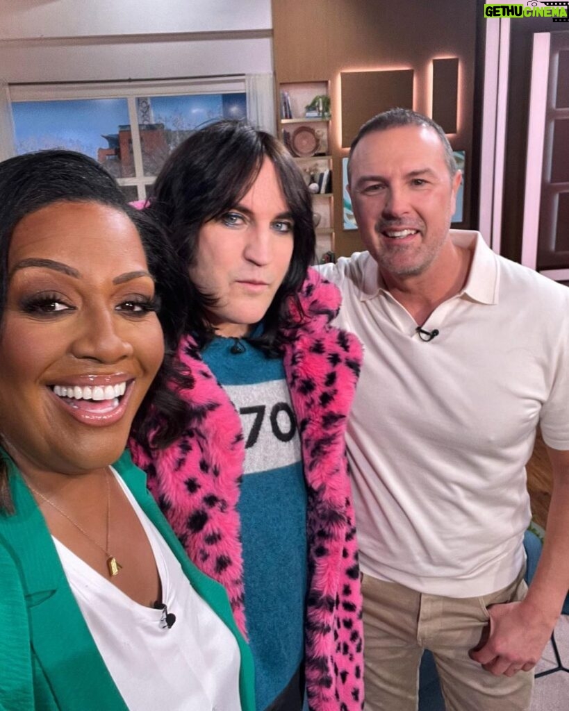 Noel Fielding Instagram - Reunited with my bestie @alisonhammond55 today on @thismorning ! and the hilarious @mcguinness.paddy ! Literally rolled around the sofa giggling. Three children pretending to be grown ups. Loved every minute x x x 💙🩷💚💜🩵❤️🧡 x