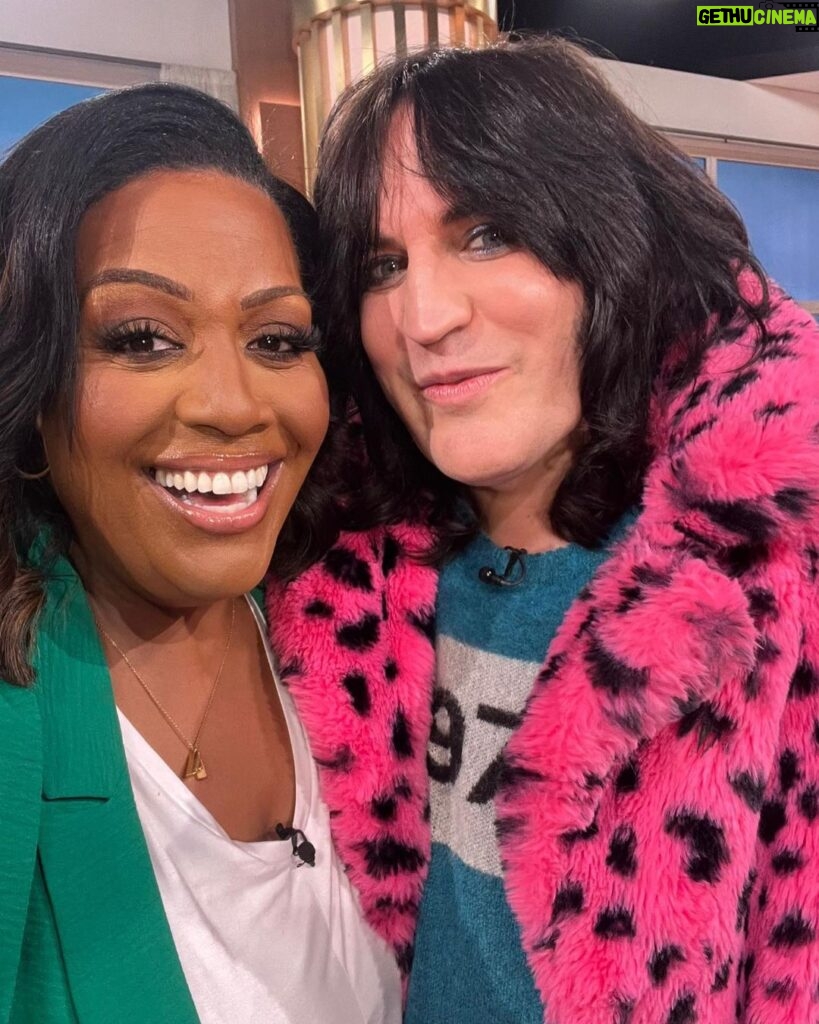 Noel Fielding Instagram - Reunited with my bestie @alisonhammond55 today on @thismorning ! and the hilarious @mcguinness.paddy ! Literally rolled around the sofa giggling. Three children pretending to be grown ups. Loved every minute x x x 💙🩷💚💜🩵❤️🧡 x
