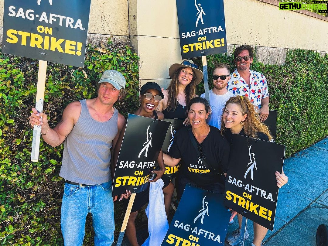 Noel Fisher - 177.9K Likes - On the line with the family! #sagaftra #sagaftrastrong