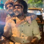 Noorin Shereef Instagram – Living the little big moments you’ve dreamt together ♥️
Masha Allah ✨

Video by @tanvi_azmi_ | @eshathanveer | @crumbsonmybeard_ 🤗

#bengaluru #bikeride #love
