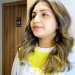 Noorin Shereef Instagram – Creating waves, curls, and magic in every strand. 💁‍♀️✨
Thanks to @vurvesalon 🙌🏻