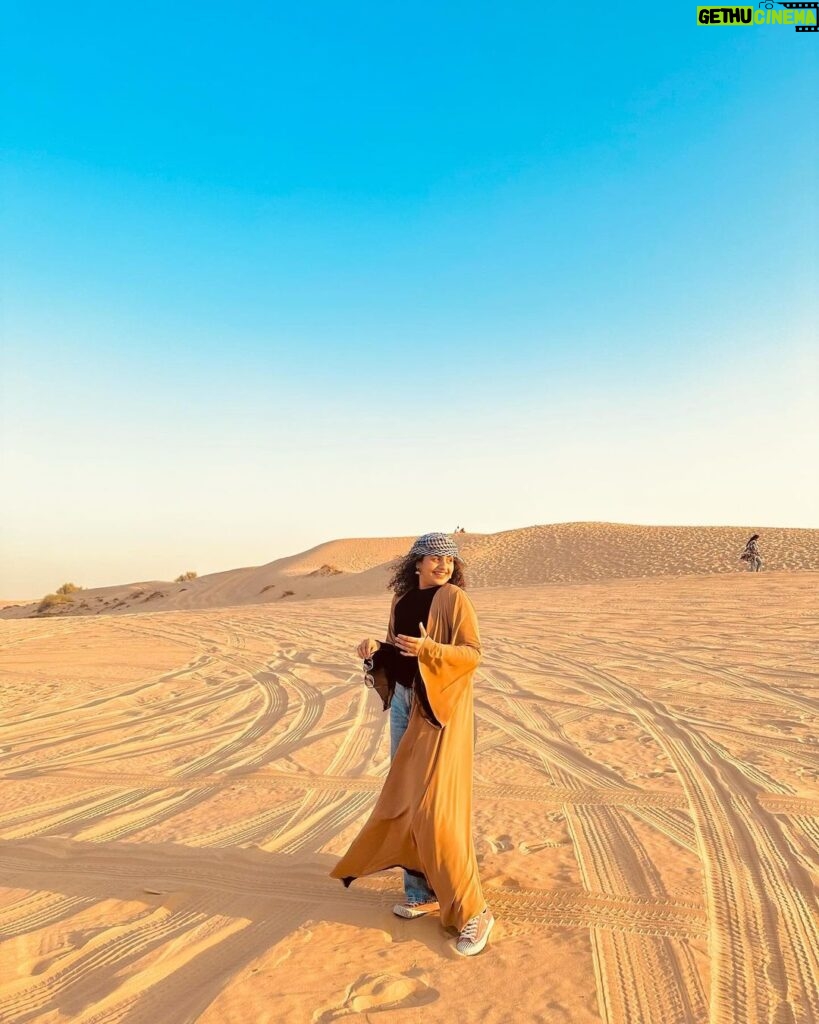 Noorin Shereef Instagram - 🏜🇦🇪 Let your peace be a weapon against chaos. Dubai, United Arab Emirates