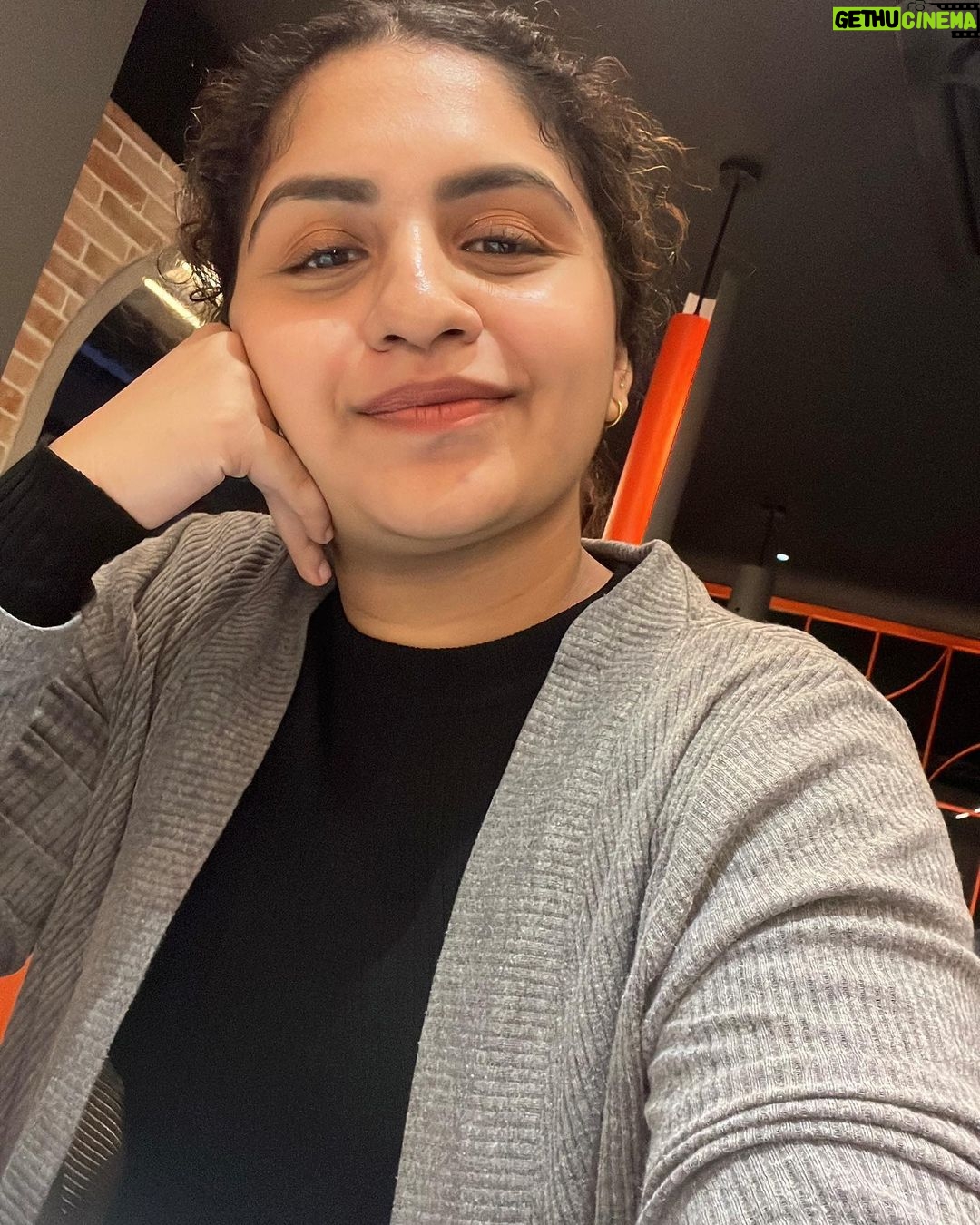 Noorin Shereef Instagram - Hey there! Just a random selfie😉