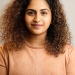 Noorin Shereef Instagram - Unlocking the secrets to luscious curls with Curlup! 🌀✨ Dive into my hair care routine featuring @letscurlupdotcom ‘s products – from deep oiling to styling, it’s all about embracing those natural curls! 💁‍♀️💆‍♀️ Don’t miss out! Get 10% off your purchase with my code NOOR10. #CurlupCurls #CurlyHairCare #NaturalCurls