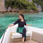 Noorin Shereef Instagram - Exploring the lush greens and tranquil blues of our world🌊 Travel partner : @milaanholidays Photo : @arun_sathyan_n