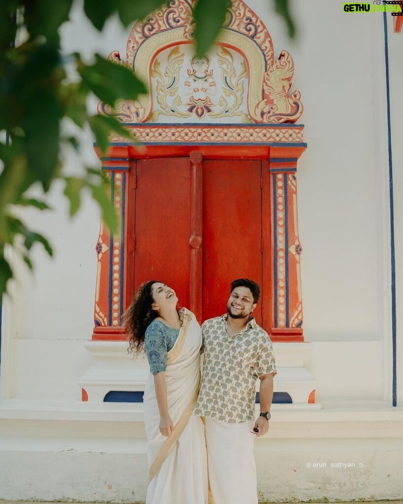 Noorin Shereef Instagram - From the backwaters of Kerala to the beaches and Temples of Thailand, Onam festivities know no bounds! HAPPY ONAM 🌸 __ Photo : @arun_sathyan_n Fai's shirt : @house_of_vandy Fai's Stylist : @ashna_aash_ My styling by : @ashi_ashz Thailand Travel Partner : @milaanholidays Travel curator : @anarcelebritymanagement #Fahinoor #onam #thailand🇹🇭 #onam