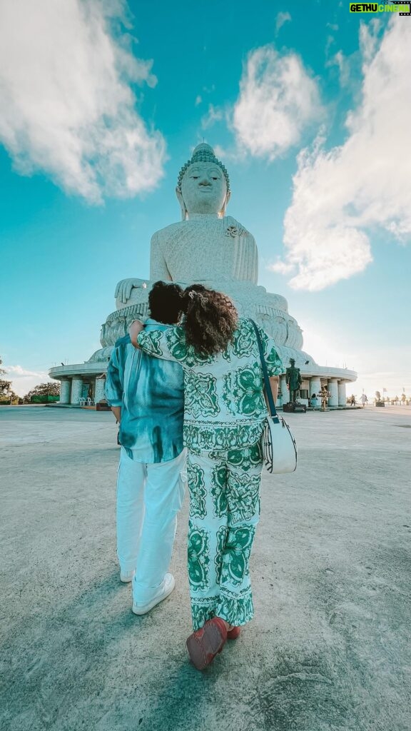 Noorin Shereef Instagram - Standing in awe beneath the watchful gaze of the majestic Big Buddha @fahim_safar 🩵 #phuketstories #phuketstories Travel partner @milaanholidays @fayaz_milaan Video @arun_sathyan_n Wearing @streetlifemens.store @feather_calicut Styling @ashi_ashz Travel curator @anarcelebritymanagement