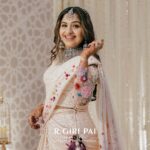 Noorin Shereef Instagram - @noorin_shereef_ captivates hearts with her bewitching allure, wearing enchanting Victorian-style antique gold jewelry from @r.giripai_jewellery on her most cherished day . . #rgp #rgiripai #jewellery #fashionjewelleryindia #jewellerydesign #style #handmadejewellery #indianjewellery #diamondjewellery #trendingreels #fashionjewellery #simple #design #diamond #uncutdiamonds #antiquediamonds #braceletcollection #templejewellery #goldjewellery #weddingjewellery #southindianjewellery