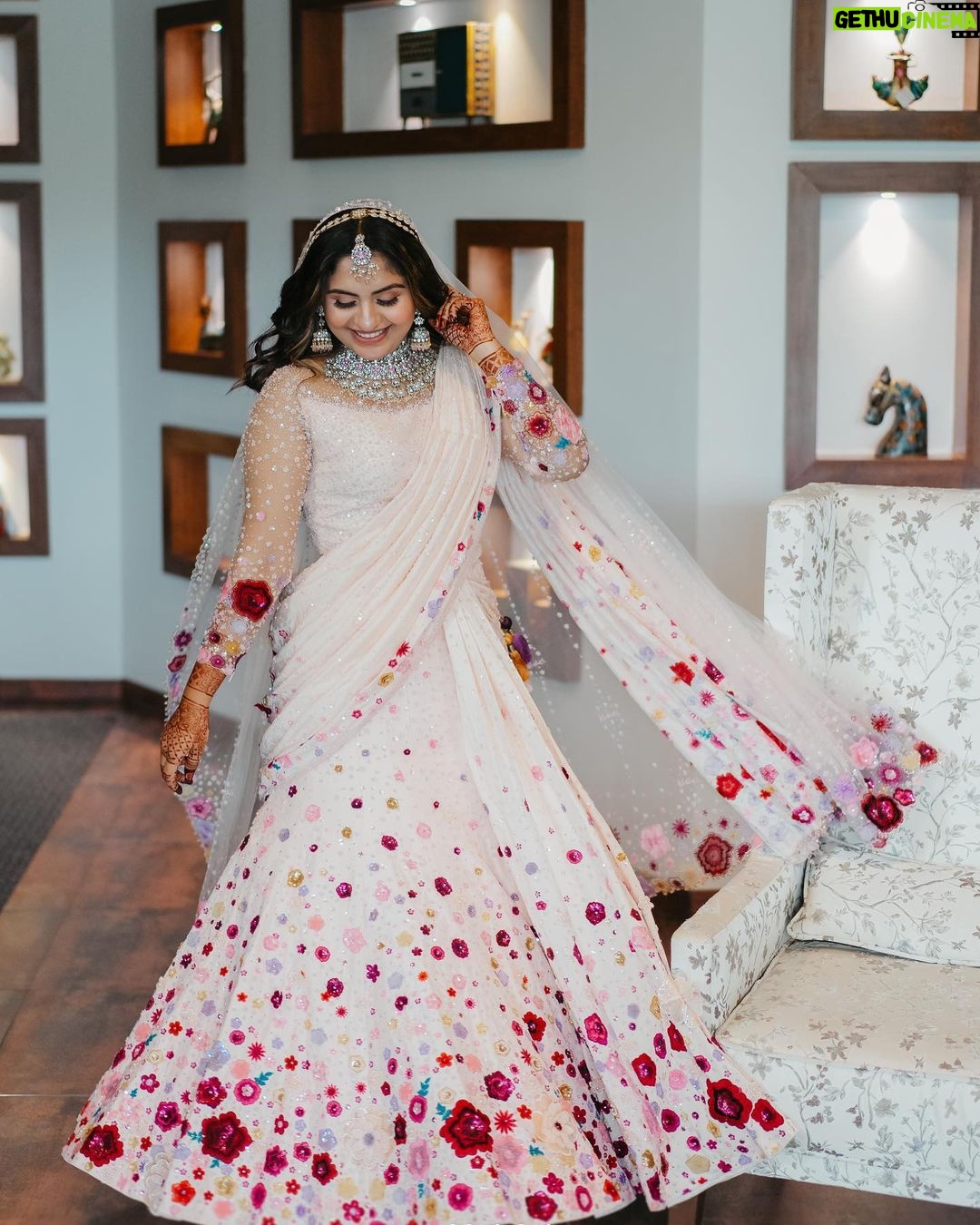 Noorin Shereef Instagram - Specially special✨ Photo & video Partner : @avalonweddings Event decor and Management Partner : @decorlabevents Food & Beverages partner : @almas_weddings Groom and Bride Nikkah attire : @beenakannancouture Bride MUA: @theglamupstudio Groom MUA : @artist_groom_makeover_studio Jewellery: @r.giripai_jewellery Mehendi : @ishqmehendi