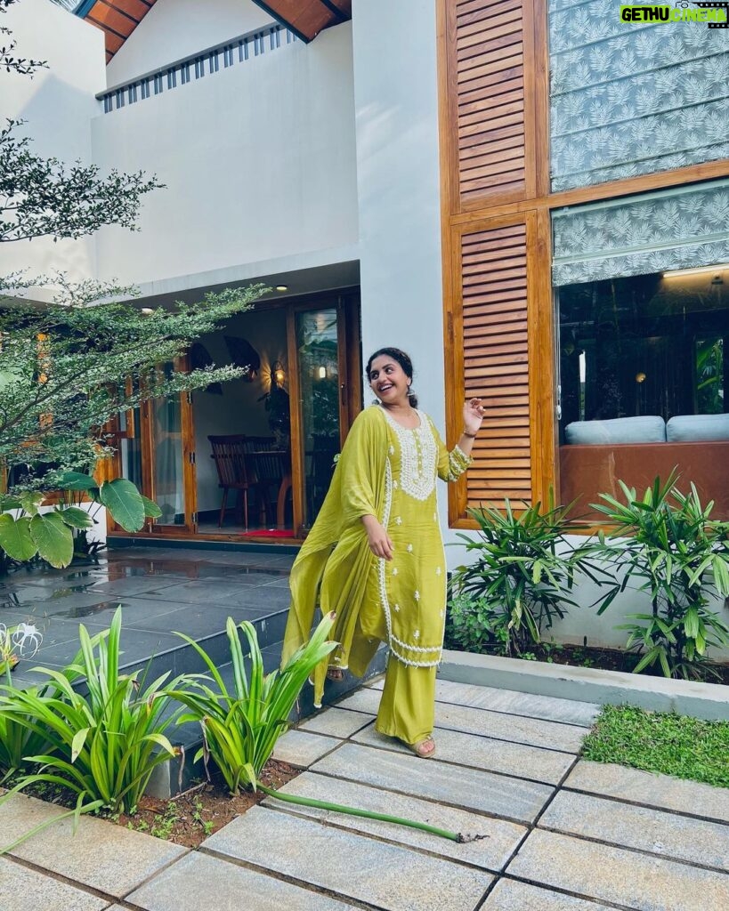 Noorin Shereef Instagram - 🦋✨ Wearing @silkycalicut Styled by @ashna_aash_