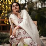 Noorin Shereef Instagram - Here comes the 1st post of 2024 😊 Looking forward to all that this year is about to bring in.✨ HAPPY NEW YEAR EVERYONE. ♥️ Photoshoot by : @ilum.xyz Location courtesy : @lanterngrove_tvm