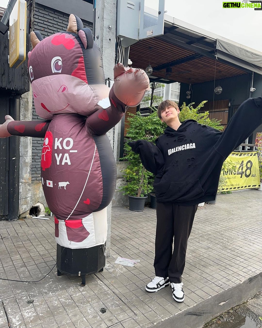 Noppanut Guntachai Instagram - 💨💨💨