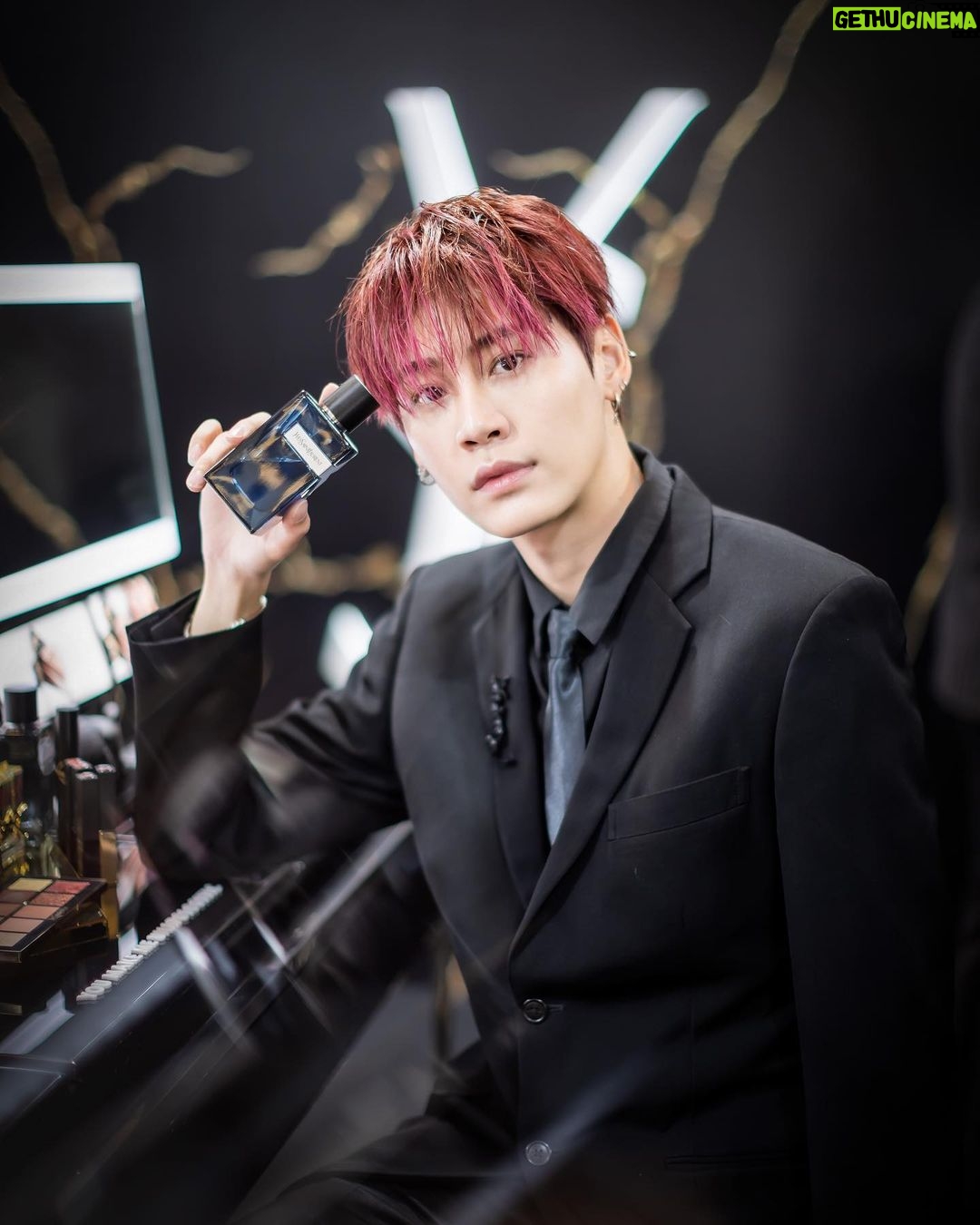 Noppanut Guntachai Instagram - สัมผัสประสบการณ์พิเศษสำหรับสาวก YSL Beauty! ทั้งบริการสุดเอ็กซ์คลูซีฟ เเละโปรโมชั่นพิเศษมากมาย เฉพาะในงานนี้เท่านั้น มาพบกันได้ที่ Hall of Fame ชั้น M พารากอน วันที่ 13-19 มิย นี้ #freedomdoesntwait #yslbeautyth