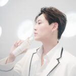 Noppanut Guntachai Instagram – นาทีนี้ต้องยกระดับขีดสุดแห่งการบำรุงผิวกระจ่างใส ไปกับ LANCÔME CLARIFIQUE DOUBLE TREATMENT ESSENCE เอสเซนส์ยอดนิยมสูตรใหม่ของลังโคม ที่เป็นมากกว่าเอสเซนส์!

โดดเด่นด้วยนวัตกรรมเอกสิทธิ์ของลังโคมที่ผสาน 2 พลังทรีทเมนส์ นำแรงบันดาลใจจากหัตถการ Peeling Treatment ที่นิยมใช้ในคลีนิก กับสุดยอดนวัตกรรม 2 เนื้อสัมผัส ประกอบด้วยเอสเซนส์สูตรน้ำเพิ่มความกระจ่างใส และเพิ่มปริมาณสารสกัดจากหน่ออ่อนต้นพีชอีก 50% (เมื่อเทียบกับสูตรเดิม) พร้อมด้วยสารสกัดเซลล์ผิว 4 ชนิดที่นิยมใช้ในคลีนิก นับเป็นครั้งแรกของวงการสกินแคร์ที่รวมไว้ครบในขั้นตอนเดียว มุ่งปฏิบัติการบน 4 ระดับชั้นผิวนอก กระชับรูขุมขน ควบคุมความมัน ผลัดผิว พร้อมกระตุ้นการสร้างผิวใหม่ 

#น้ำตบผลัดผิวglassskin
#lancomeclarifique
#DoubleTreatmentAtHome
#Lancomethailand