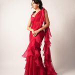 Nora Fatehi Instagram - 🌹 🌹 Saree @ridhimehraofficial Jewellery @darshanaasanjanaajewellers Styled by @aasthasharma @gehnadholakia Hair @hairstylist_madhav2.0 Makeup @reshmaamerchant 📸 @anups_