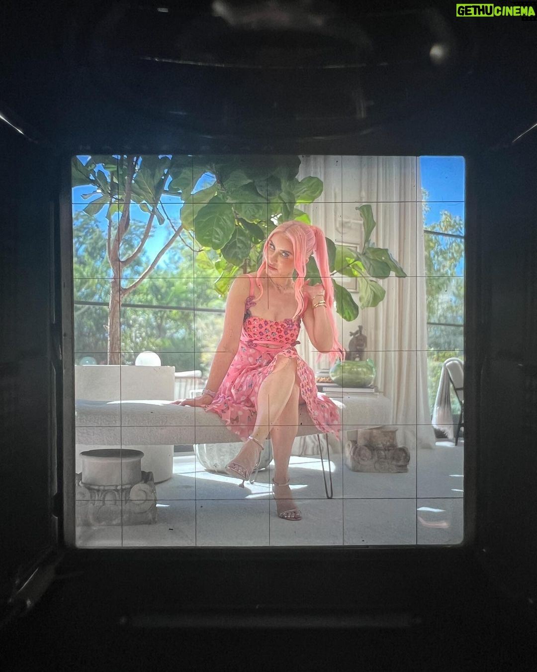 Norvina Instagram - When you think it’s photos but they’re taking a video