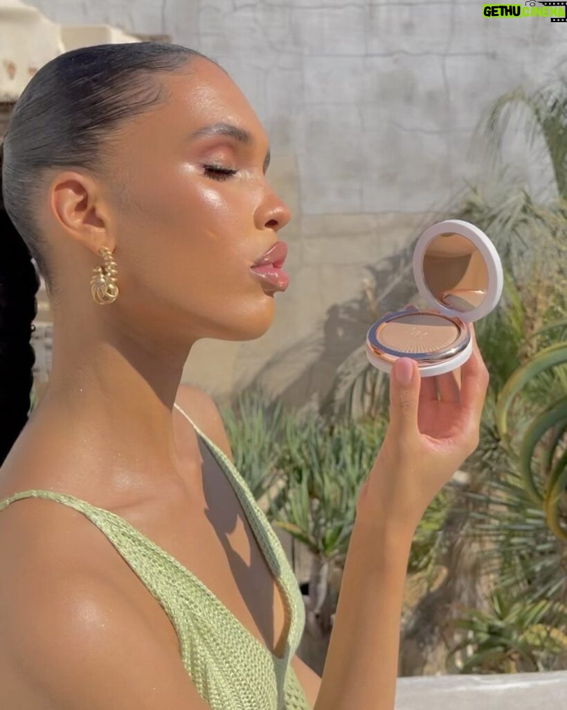 Norvina Instagram - BTS campaign day from my iPhone. This GLOW 🙌 @anastasiabeverlyhills Glow Seeker in Sun Idol #anastasiabeverlyhills #abhglowseeker