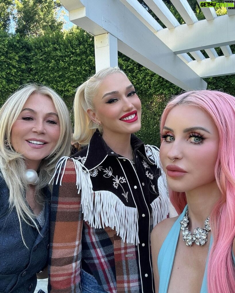 Norvina Instagram - Thank you for hosting such a beautiful FriendsGXVING @gwenstefani @gxvebeauty
