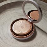 Norvina Instagram - Introducing our latest creation, Glow Seeker in shade Sun Idol As a makeup creator, my journey began with contour and glow kits. There's an enchanting feeling when you apply a glow product, and this formula is pure magic. It's like having Liquid Metal in a compact. Flawless fusion: This formula is pure magic, leaving no trace of fallout or chunkiness, just a seamless glow that becomes one with your skin #anastasiabeverlyhills