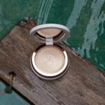 Norvina Instagram - Introducing our latest creation, Glow Seeker in shade Sun Idol As a makeup creator, my journey began with contour and glow kits. There's an enchanting feeling when you apply a glow product, and this formula is pure magic. It's like having Liquid Metal in a compact. Flawless fusion: This formula is pure magic, leaving no trace of fallout or chunkiness, just a seamless glow that becomes one with your skin #anastasiabeverlyhills