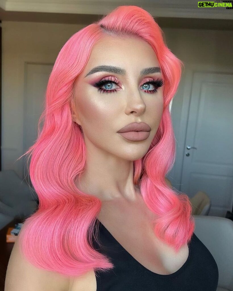 Norvina Instagram - Glammed in 🇷🇴 today by @emauta and @cozmageorge 🥰 and 10 hours later it still looks perfect including the hair & I can’t keep a curl or wave in my hair to save my life. Romanian artists are 🔥 What nose 🔪
