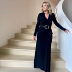 Norvina Instagram - Happy Birthday mom @anastasiasoare 🎊 I love you so much!! Ești cea mai puternică femeie pe care o cunosc. Ai atât de mult foc, determinare si perseverenta în tine, si nu știu cum reușești sa emani neîncetat atâta pasiune. Datorită felului în care ai fost întotdeauna, inteligenta, puternica, iubitoare, sociabilă, te apreciez enorm de mult, si încerc să fiu jumătate din femeia care ești tu.