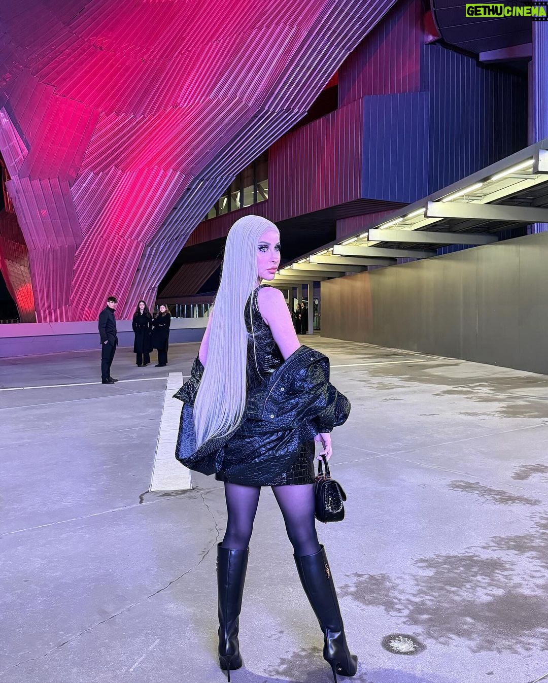 Norvina Instagram - Another fun night in Milan! Loved the @versace show