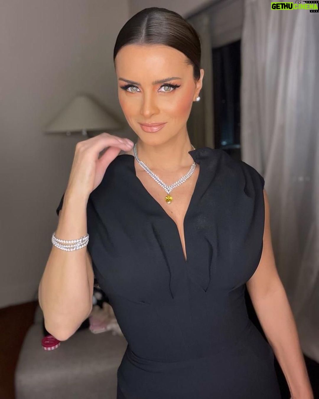 Nour Instagram - سعدت بمشاركتي في لجنة التحكيم خلال الدورة الـ ٤٤ من مهرجان القاهرة السينمائي الدولي، كانت دورة رائعة ومميزة وألف مبروك لكل الأفلام الفائزة 😍 @cairofilms #CIFF44 Styled by: @yasmineeissa Dress: @toni_maticevski Jewelry: @iramjewelry_ Makeup: @zeinabhassan_ Hair: @mahmoud_hair_stylist