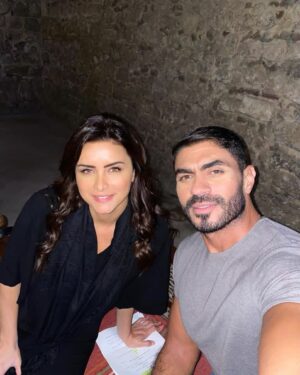 Nour Instagram - مبسوطة جداً إننا رجعنا نشتغل تاني مع بعض #جمال_الحريم @khaledselimofficial 

مين فاكر أول عمل لينا سوا؟ 👀