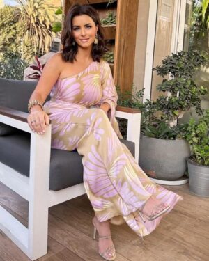 Nour Instagram - Here’s to the golden hour and a golden conclusion to Egypt Fashion Week 🌞

Styling: @yasmineeissa
Dress: @shopalexis
Makeup: @zeinabhassan_
Hair: @mahmoud_hair_stylist
Jewelry: @lailawahbajewelry
Shoes: @renecaovilla
