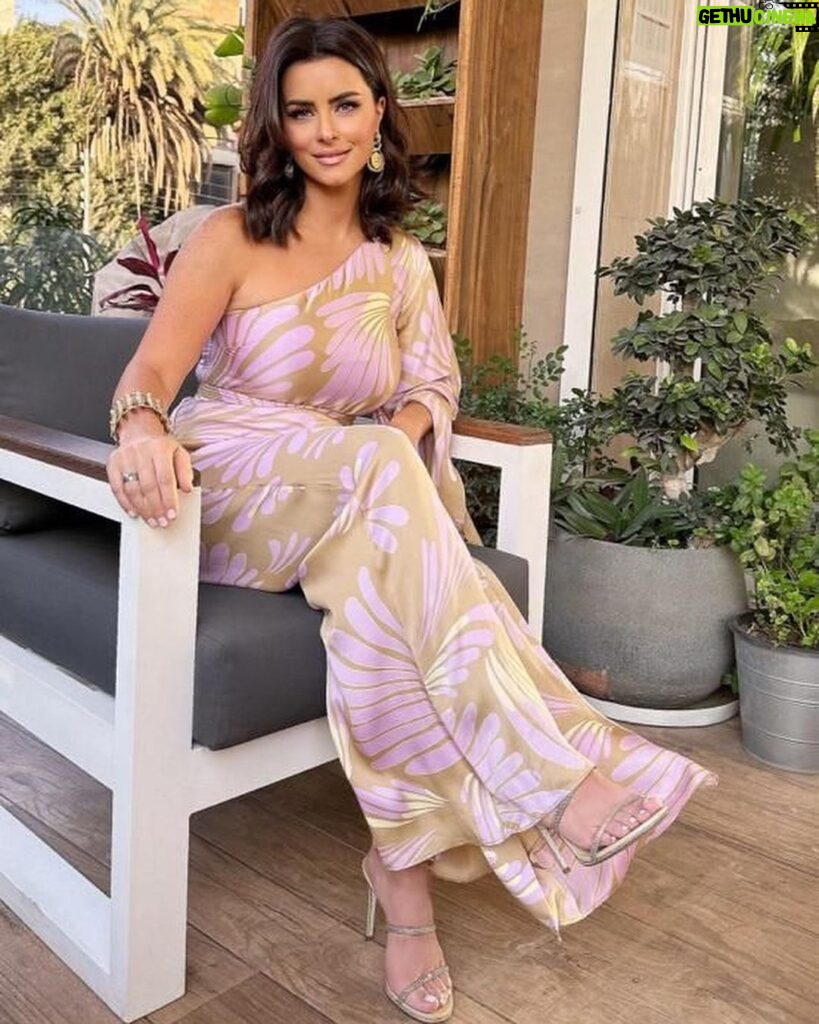 Nour Instagram - Here’s to the golden hour and a golden conclusion to Egypt Fashion Week 🌞 Styling: @yasmineeissa Dress: @shopalexis Makeup: @zeinabhassan_ Hair: @mahmoud_hair_stylist Jewelry: @lailawahbajewelry Shoes: @renecaovilla