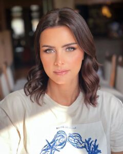 Nour Instagram - Greeting Tuesday with a sunny attitude 🤍 Makeup: @makeupby_monicaremon