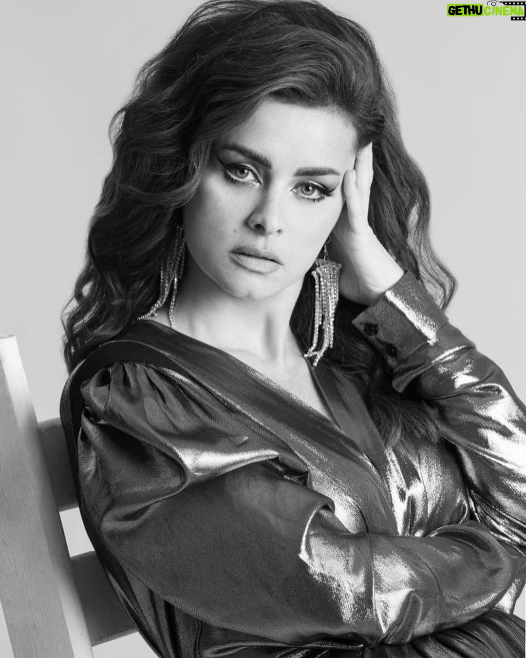 Nour Instagram - This is me shimmering! Photography: @emadkassem_1 Styling: @yasmineeissa Full look: @ysl Makeup: @sharifftanyous Hair: @ahmed__mounir Cover Design: @ehab_william24 Production: @thenourandeyab Cover Story: @ezzelturkey