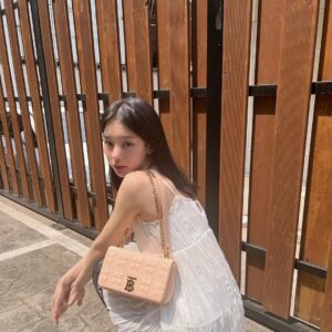 Noze Instagram - Summer is here🤒#TheLolaBag #Burberry #ad