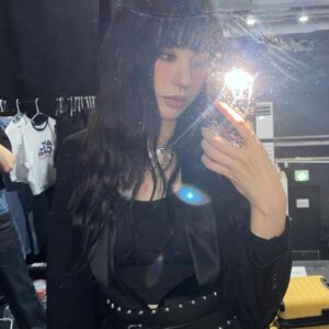 Noze Instagram - 즐거운 추석🤍🕶
