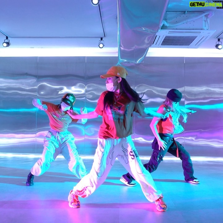 Noze Instagram - 와주신 분들 감사합니다🥰 📍 @7hillsdancestudio 👩👧👧 @wayb_intheseoul . . #7hills #wayb #moneyshot #choreo #hiphopchoreo #dancevideo #hiphopmusic #hiphopdance #hiphop