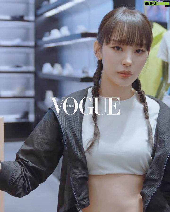 Noze Instagram - @calvinklein #mycalvins #캘빈클라인풋웨어 신세계백화점 강남점