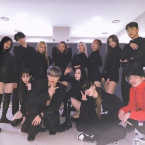 Noze Instagram - The 1st Mini Album @zkdlin #reason NAVER NOW [Party B] . Choreography by @mihawkback x @badalee__ x @vata_500 . Dancer @srpark__ @bengalpark @vata_500 @badalee__ @noze_wayb @aka_trandee_rock @haley_s0ng @withleesu . #kai #카이 #솔로 #navernow