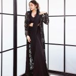Nupur Sanon Instagram – Saree with a twist! 🖤👱🏻‍♀️

Outfit- @ridhimabhasinofficial 
Jewellery- @koharbykanika @rubans.in 
Styled by – @sukritigrover 
Styling Team- @vanigupta.23 @bitofbash @naishasinghvi