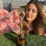 Nupur Sanon Instagram – Thank you @iconicgoldaward for Best Actress Debut (South) for Tiger Nageshwar Rao 🙏🏻💛

TNR will always be a special film…my first and that too in Telugu..a beautiful language that I had only begun to learn…emoting in your first film as an actor that too in a language you don’t fully understand can be challenging and surely was …but everything seemed so easy thanks to my wonderful co-actor MassMaharaja @raviteja_2628 sir , my always-smiling spreading positivity on set producer @abhishekofficl and my favourite person,sounding board on set and also a friend @dirvamsikrishna 
Baby steps ❤️🧿😇