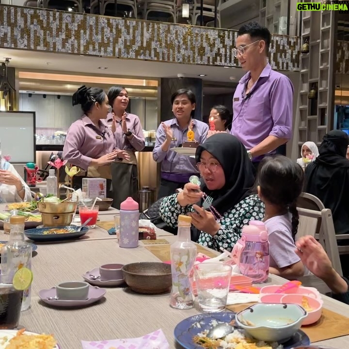 Nur Fazura Instagram - bangkok so far. celebrated my niece and nephew’s birthday yesterday, tiba-tiba Fatima pulak nak tiup lilin juga.. thank you sis @nor.asmah for the cake! we’ve been missing daddy @fattahaminz and wishing you were here with us. 💙 *wearing “Rosa Adelia” from the latest Persona Floria collection by @mytudungfazura ✨ Bangkok, Thailand