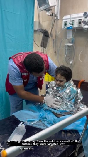 Nur Fazura Instagram - Look how scared she is ‼️‼️‼️‼️‼️
A girl shivers from the cold after surviving an Israeli bombardment in Gaza.