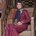 Nur Fazura Instagram - Memperkenalkan PERSONA FLORIA, koleksi terbaru dari Tudung FAZURA dengan 10 pilihan yang bermotifkan bunga-bungaan. Antara bunya-bunga yang terpilih dari warna yang soft and dreamy, Persona Floria hadir untuk memenuhi cita rasa semua fashionistas diluar sana. Darlings tak payah pening nak mix and match, sebab semua warna ni on point for any occasion. Design kali ni sesuai sangat di pakai untuk santai-santai juga.✨ Darlings boleh dapatkan koleksi Persona Floria pada 23.02.2024 dan preorder dari beloved @fazurabesties dan agen kami! 🥰 @mytudungfazura ✨ #TudungFAZURA #TFPinkLabel #PinkLabel #MilikSemua #FAZURA #fazuralovers #KoleksiIPERSONAFLORIA #tudungfazurapersonafloria Make up : @deq_yan Hijab styling : @syiratiqah Styled by @pejoyyahaya Attire : @fazbulouscom by Fazura Idea and Execution by #TeamFAZURA