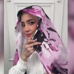 Nur Fazura Instagram - ✨INSPIRASEA✨ Tudung FAZURA Inspirasea - White Label didatangkan dalam pelbagai warna dengan corak abstrak, terbuka kepada pelbagai interpretasi individu. Sepuluh rekaan corak menarik dalam koleksi INSPIRASEA ini, setiap satunya memaparkan keunikan tersendiri yang akan menjadi inspirasi dalam melakar lembaran baharu tahun ini. Feminin, elegan dan yakin dengan diri sendiri, dapatkan INSPIRASEA dari Tudung FAZURA.💖✨ You can find more information on the INSPIRASEA collection from our Website: www.fazura.com, ShopeeMall: FazuraOfficialStore. Visit our physical stores to try and get a closer look on INSPIRASEA collection at.. FAZURA Boutiques: ✨Sunway Putra Mall, Lot G31 (KL) ✨The Curve Shopping Mall, Lot 147B (PJ) ✨Ipoh Parade, Lot F-10 (Perak) ✨Aman Central, Lot 3-47 (Kedah) ✨East Coast Mall, L1-21 (Kuantan, Pahang) Mini Stores: ✨SOGO KL (Level 3) ✨SOGO i-City Shah Alam (Ground Floor) Micro Store: ✨Suria KLCC (PushCart) Pop-Up Store: ✨Komtar JBCC (Johor Bahru) Boleh juga dapatkan koleksi 💙INSPIRASEA💙 melalui @fazurabesties yang berdaftar ! !! Disebabkan oleh pencahayaan fotografi dan peranti berbeza yang digunakan untuk melihat produk yang dipaparkan, warna yang anda lihat mungkin berbeza sedikit daripada warna sebenar produk. #TudungFAZURA #TFWhiteLabel #WhiteLabel #MilikSemua #FAZURA #fazuralovers #KoleksiINSPIRASEA #tudungfazurainspirasea