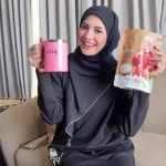 Nur Fazura Instagram - Faz memang seorang yang akan try bersenam at least once a week, tapi dengan schedule yang busy everyday macam mana la nak turun from 58kg to 52kg kalau susah nak kawal selera makan and takde booster yang boleh tolong bakar lemak dgn pantas! 🔥🔥🔥 Trully Caffe dah banyak bantu Faz dan ramai di luar sana dengan keberkesanannya! Dengan ada nya self-stirring mugs dgn warna baru, pink dan hitam.. Faz nak belanja promo! Tapi limited time only sebab mug dah tak banyak.. boleh beli from from apps FAZURA, website www.fazura.com atau from our besties/agents k? Warning ⚠️ Siap standby cari seluar baru nanti 🤣 @trullydolly_hq ✨