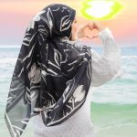 Nur Fazura Instagram - Koleksi pertama tahun 2024 Tudung FAZURA didatangkan dalam pelbagai warna dengan corak abstrak, terbuka kepada pelbagai interpretasi individu. Sepuluh rekaan corak menarik dalam koleksi INSPIRASEA ini, setiap satunya memaparkan keunikan tersendiri yang akan menjadi inspirasi dalam melakar lembaran baharu tahun ini. Feminin, elegan dan yakin dengan diri sendiri, dapatkan INSPIRASEA dari Tudung FAZURA.💖✨ @mytudungfazura #TudungFAZURA #TFWhiteLabel #WhiteLabel #MilikSemua #FAZURA #fazuralovers #KoleksiINSPIRASEA #tudungfazurainspirasea Make up by @deq_yan Hijab styling by @syiratiqah Wardrobe by @pejoyyahaya Idea and Photography by #TeamFAZURA