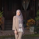 Nur Fazura Instagram - ✨CITRA ZAHRAA✨ Koleksi Tudung FAZURA Black Label kali ini didatangkan dengan material dan kemasan berbeza iaitu “Pleated Shawl”, pastinya memberi kelainan buat peminat Tudung FAZURA pada Syawal tahun ini. Hadir secara eksklusif dengan 10 corak flora lembut yang memberi sentuhan anggun, sesuai untuk disempurnakan dengan busana Aidilfitri pilihan anda. You can find more information on the CITRA ZAHRAA collection from our Website: www.fazura.com Download App : FAZURA ShopeeMall: FazuraOfficialStore Visit our physical stores to try and get a closer look on CITRA ZAHRAA collection at.. FAZURA Boutiques: ✨Sunway Putra Mall, Lot G31 (KL) ✨The Curve Shopping Mall, Lot 147B (PJ) ✨Ipoh Parade, Lot F-10 (Perak) ✨Aman Central, Lot 3-47 (Kedah) ✨East Coast Mall, L1-21 (Kuantan, Pahang) Mini Stores: ✨SOGO KL (Level 3) ✨SOGO i-City Shah Alam (Ground Floor) Micro Store: ✨Suria KLCC (PushCart) Pop-Up Store: ✨Komtar JBCC (Johor Bahru) Boleh juga dapatkan koleksi ✨ CITRA ZAHRAA ✨ melalui @fazurabesties yang berdaftar ! !! Disebabkan oleh pencahayaan fotografi dan peranti berbeza yang digunakan untuk melihat produk yang dipaparkan, warna yang anda lihat mungkin berbeza sedikit daripada warna sebenar produk. #TudungFAZURA #TFBlackLabel #BlackLabel #MilikSemua #FAZURA #fazuralovers #Koleksi CITRA ZAHRAA #tudungfazuracitrazahraa
