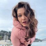 Nurgül Yeşilçay Instagram – Hava şeker gibi🎀 şu kısıtlamalar bitsin artık! Heryer eski canlılığına dönsün ltf🙏
Foto: @ozgeozacar 💖