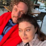 Nurgül Yeşilçay Instagram – Aşkım doğum günüm için bana sürpriz yapmış benim en sevdiğim zeytin ve bağ rotasında yolculuk tasarlamış❤️her anı efsane öresi bi tatil💖 iyi ki bu topraklarda, iyi ki doğmuşum;)) o kdr çok iyi ki;)) çok seviyorum herşeyi🌸🌸🌸
